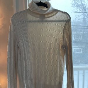 Cable-knit White Turtle Neck - size Medium